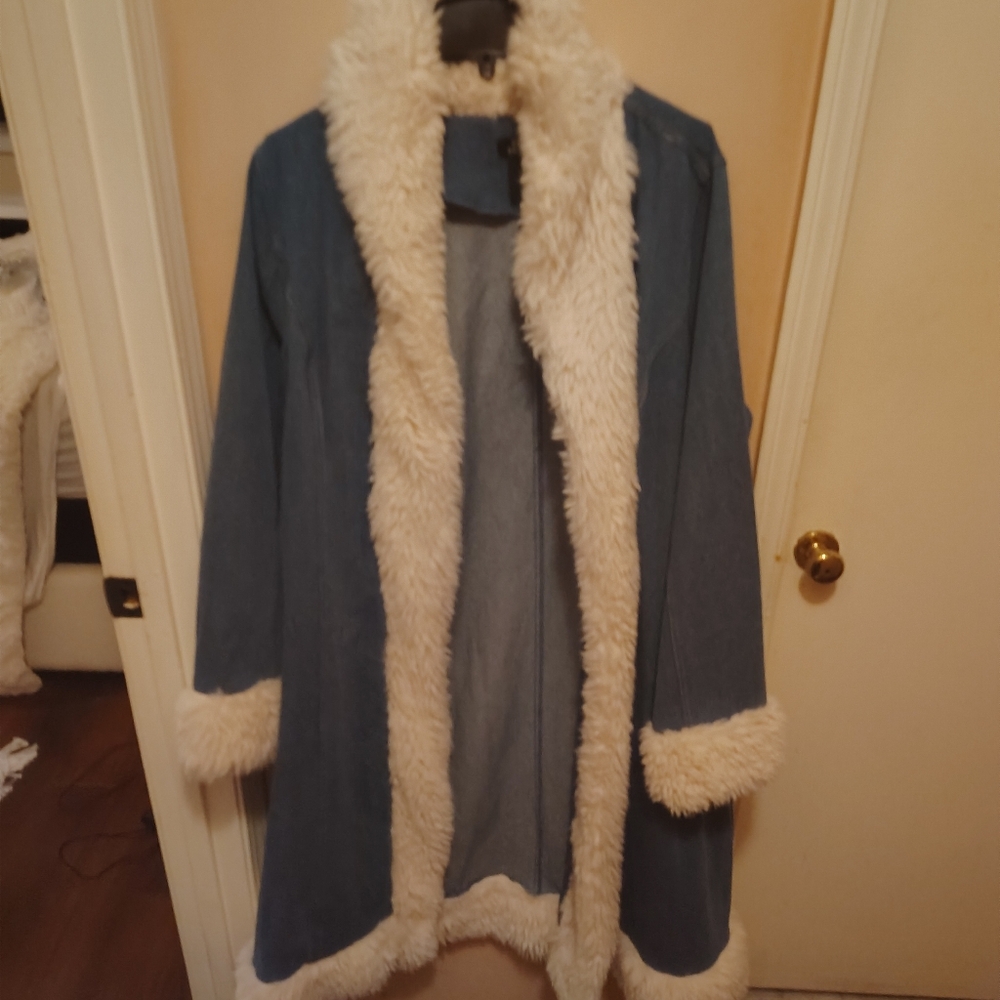Coat - Picture 4 of 7